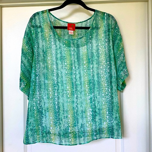 hearts of palm Tops - Hearts of Palm - Green Multicolor Top with Rhinestone Detail Sleeves! 💚🤍